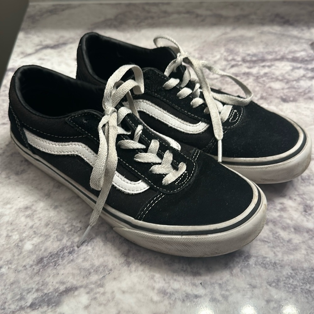 Kids Vans Black Suede & Canvas Shoes Size 4 youth - Picture 1 of 6